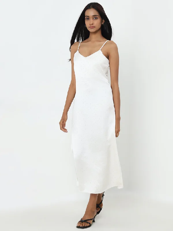 Long - Sleeve Women Dress in Velvet for a Luxurious Winter Look Long - Sleeve Women Dress in Velvet for a Luxurious Winter Look Wardrobe Ivory Embellished Slip Dress